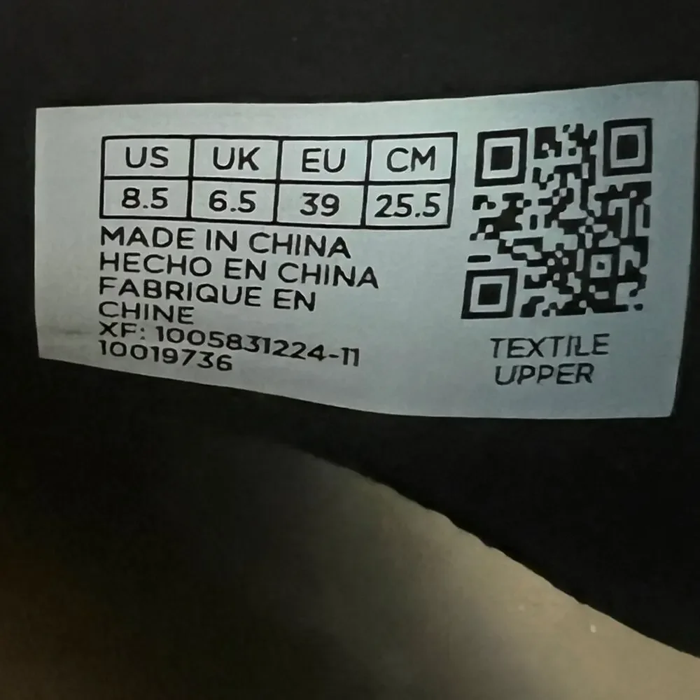Toms pre owned